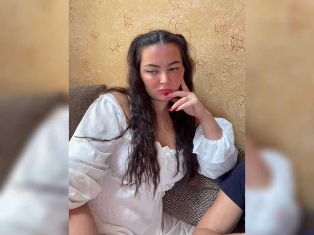 Entra en el chat con el modelo 3hotandyoung3 3hotandyoung3