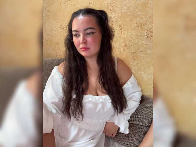 Accedi alla chat con il nickname 3hotandyoung3 3hotandyoung3