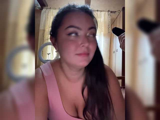 Entra en el chat con el modelo 3hotandyoung3 3hotandyoung3