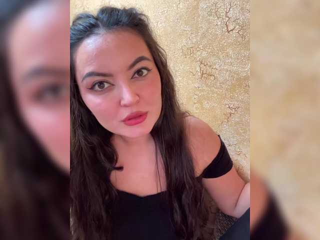 Accedi alla chat con il nickname 3hotandyoung3 3hotandyoung3