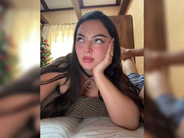 Entra en el chat con el modelo 3hotandyoung3 3hotandyoung3