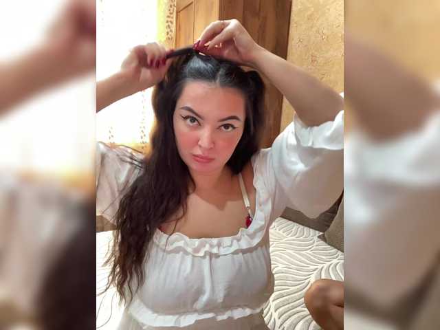 Vai a chattare su 3hotandyoung3 3hotandyoung3