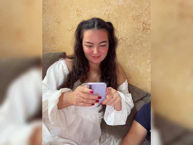 Vai a chattare su 3hotandyoung3 3hotandyoung3