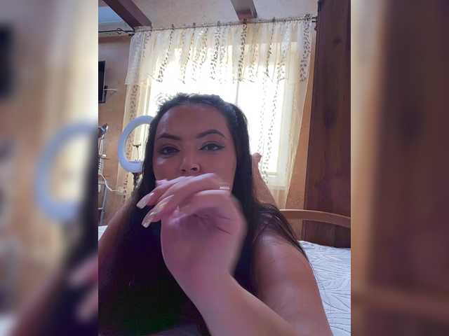 Vai a chattare su 3hotandyoung3 3hotandyoung3