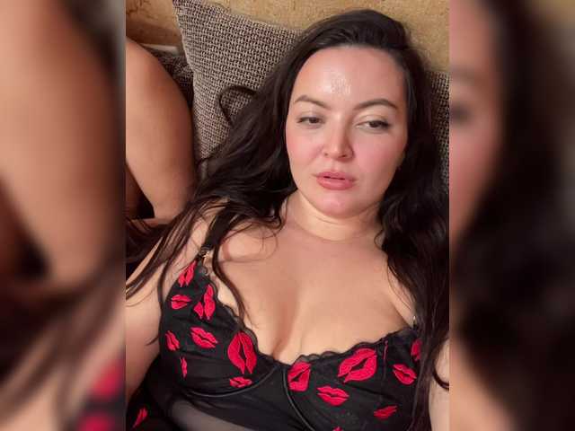 Accedi alla chat con il nickname 3hotandyoung3 3hotandyoung3