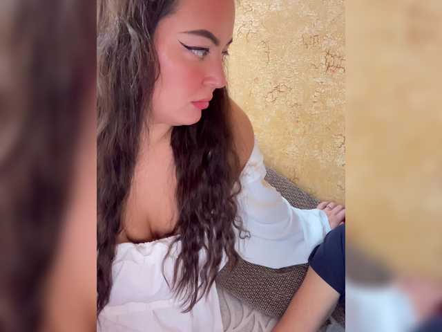 Entra en el chat con el modelo 3hotandyoung3 3hotandyoung3