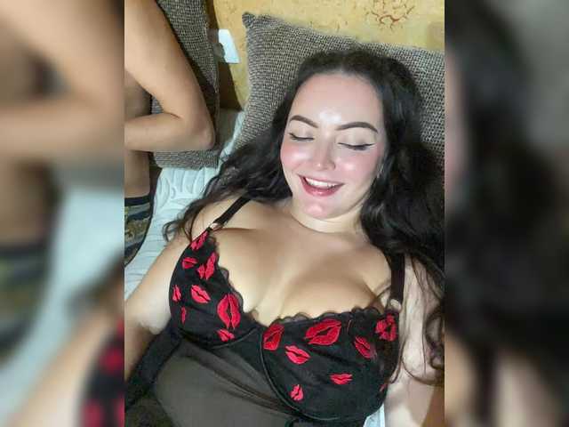 go to chat with 3hotandyoung3