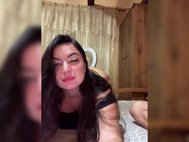 Vai a chattare su 3hotandyoung3 3hotandyoung3