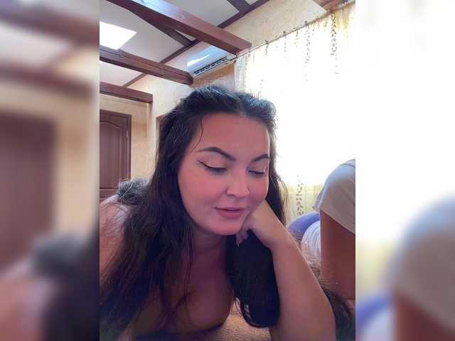 Entra en el chat con el modelo 3hotandyoung3 3hotandyoung3