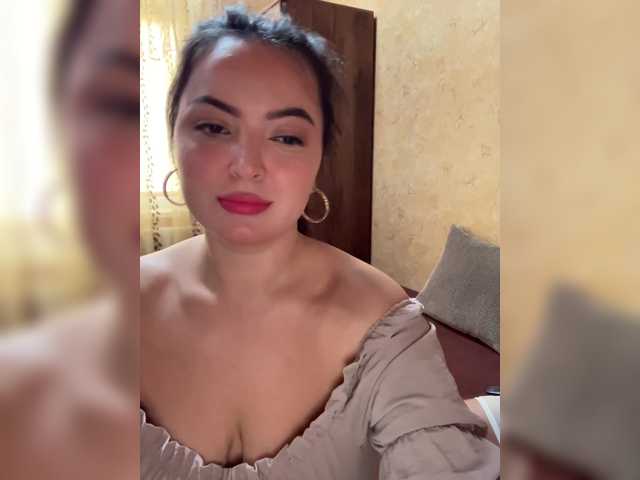 Vai a chattare su 3hotandyoung3 3hotandyoung3