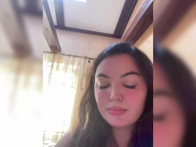 Accedi alla chat con il nickname 3hotandyoung3 3hotandyoung3