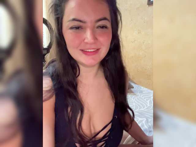 Entra en el chat con el modelo 3hotandyoung3 3hotandyoung3