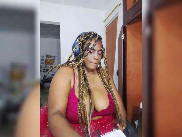 GoddessCarrie webcam