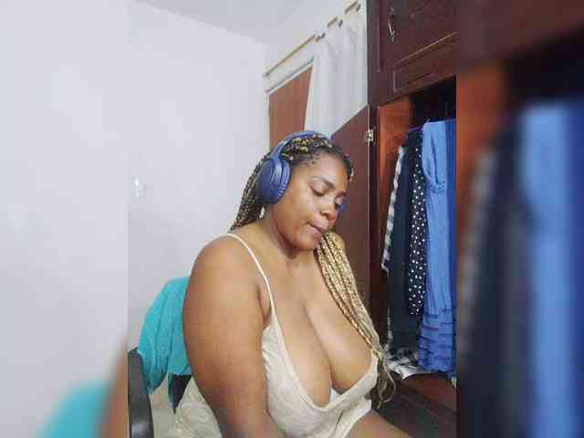 GoddessCarrie webcam