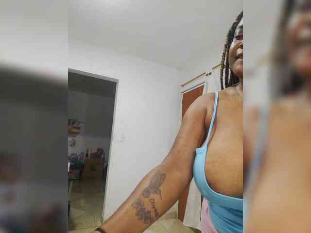 GoddessCarrie webcam