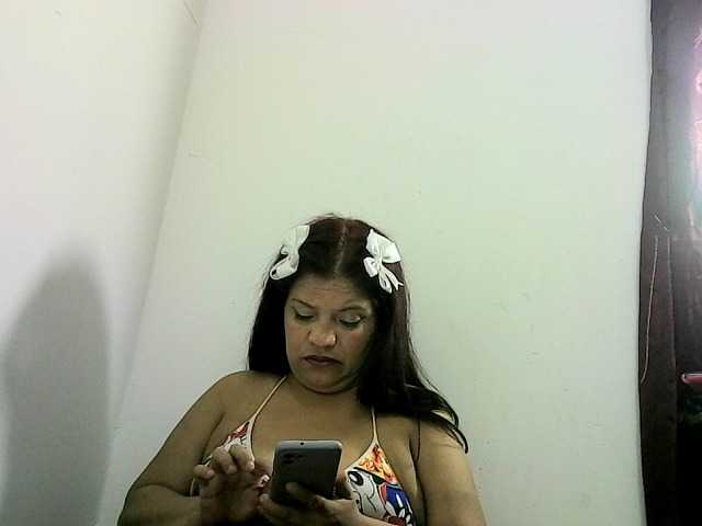 Bigmami-squirt webcam