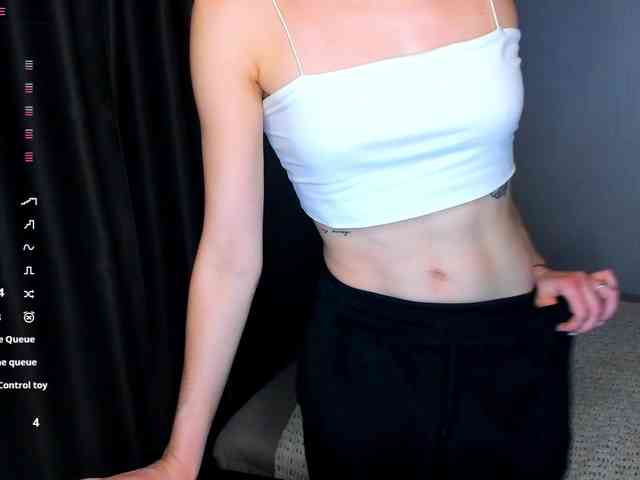 NiaandMolly webcam