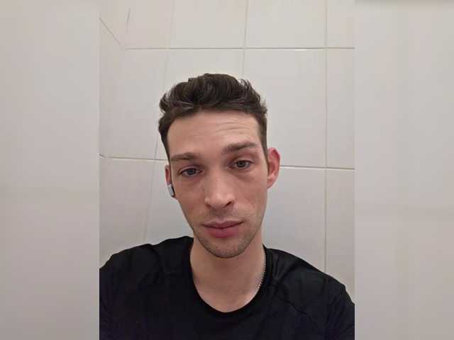 Entra en el chat con el modelo LoveAks LoveAks