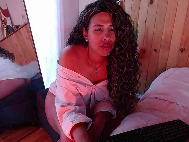 Ivonne-collins33 webcam