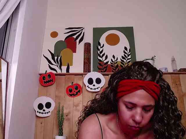 Ivonne-collins33 webcam