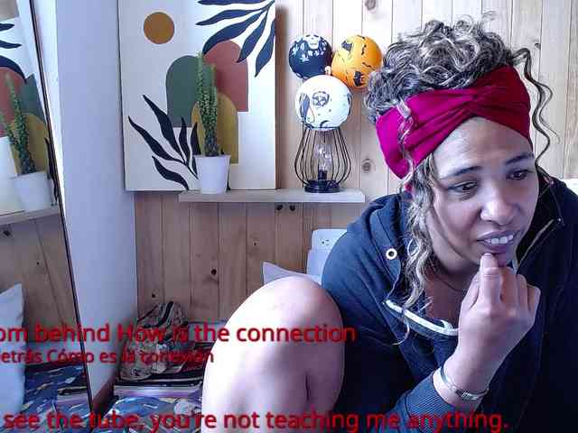 Ivonne-collins33 webcam