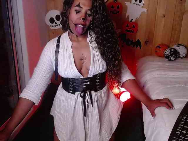 Ivonne-collins33 webcam