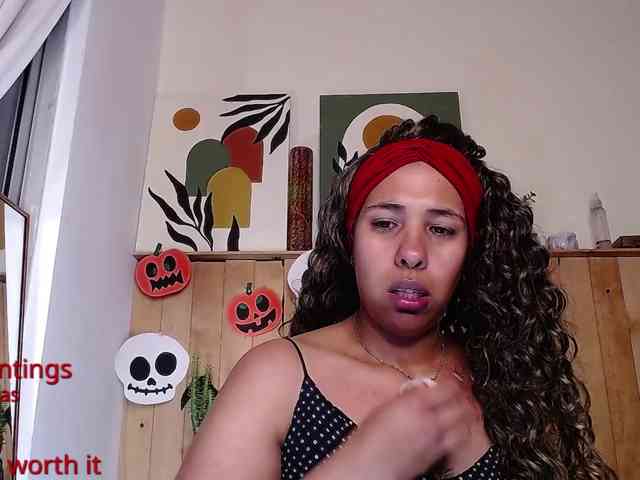 Ivonne-collins33 webcam