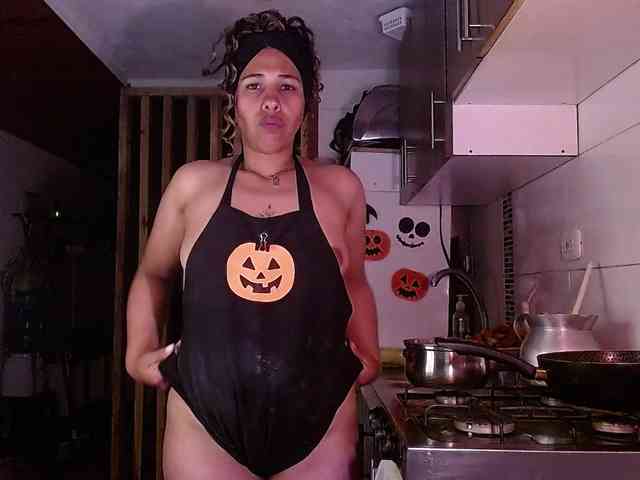 Ivonne-collins33 webcam