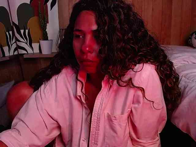 Ivonne-collins33 webcam