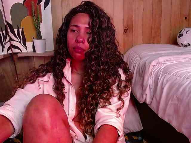 Ivonne-collins33 webcam