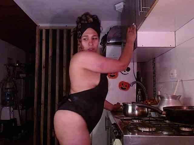 Ivonne-collins33 webcam