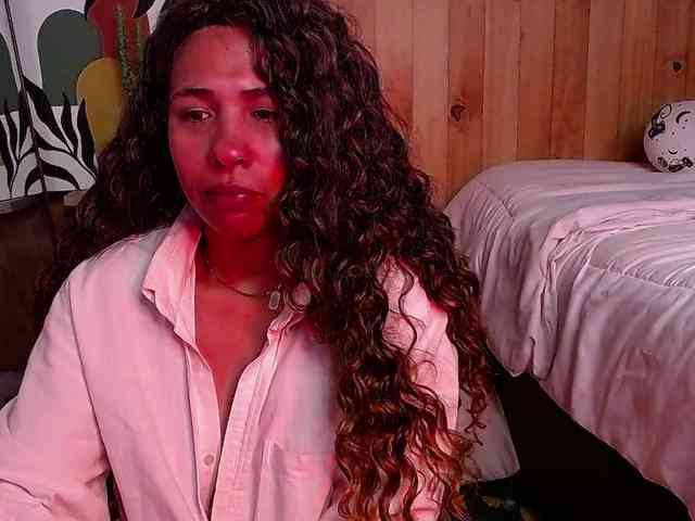 Ivonne-collins33 webcam