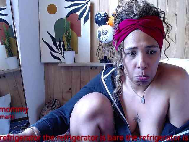 Ivonne-collins33 webcam