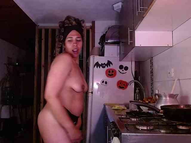 Ivonne-collins33 webcam