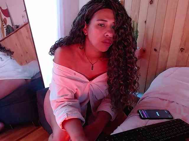 Ivonne-collins33 webcam