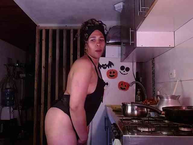 Ivonne-collins33 webcam