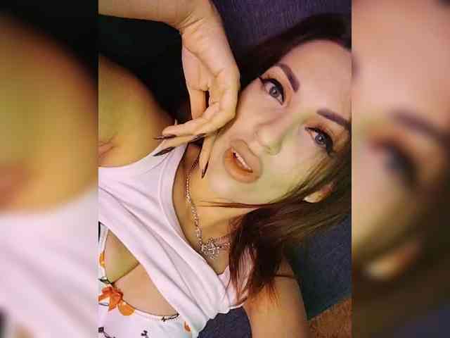 SexyKitty75-1 webcam