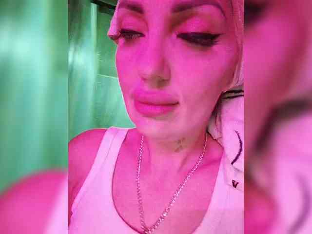 SexyKitty75-1 webcam