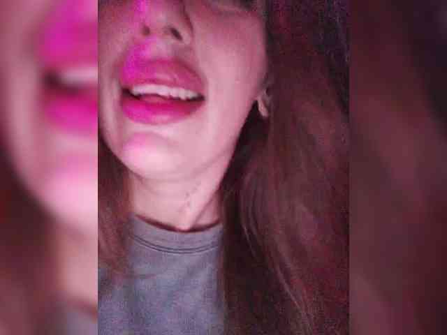 SexyKitty75-1 webcam