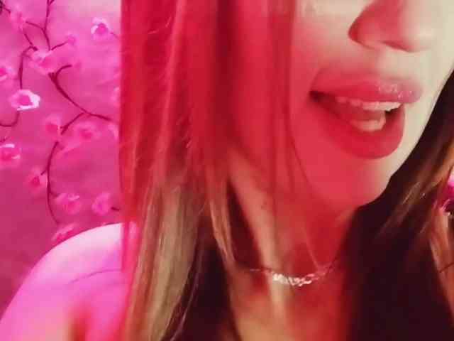 SexyKitty75-1 webcam