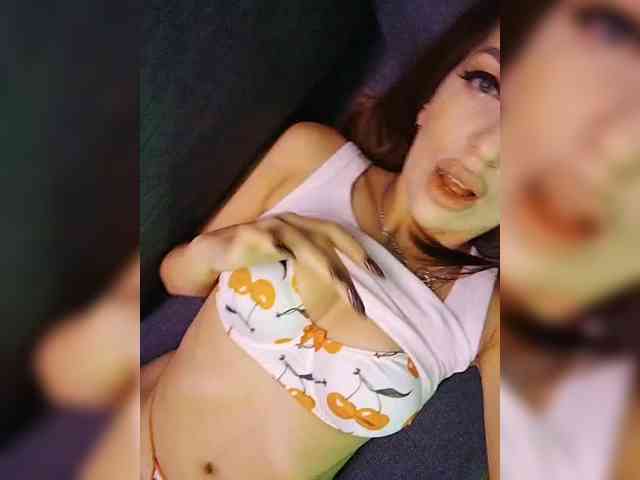 SexyKitty75-1 webcam