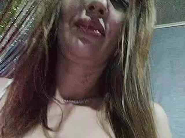 SexyKitty75-1 webcam