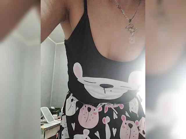 SexyKitty75-1 webcam