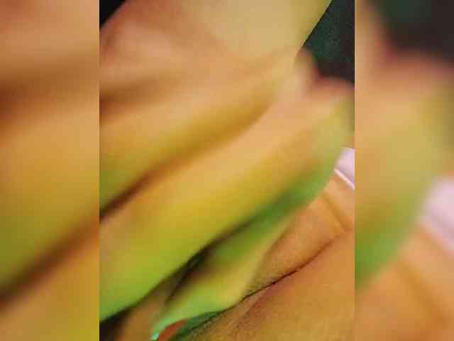 SexyKitty75-1 webcam