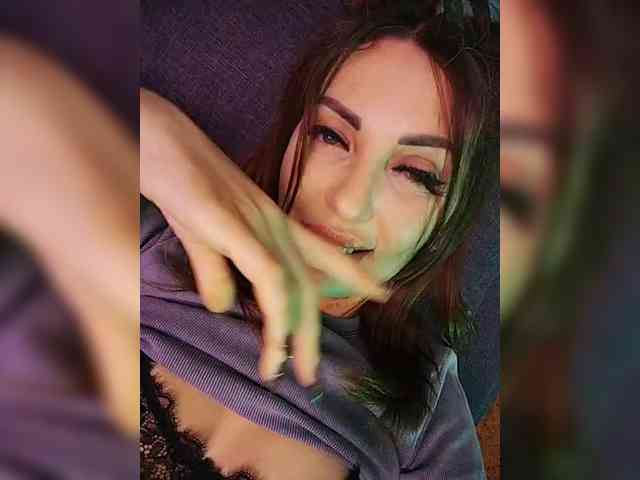 SexyKitty75-1 webcam