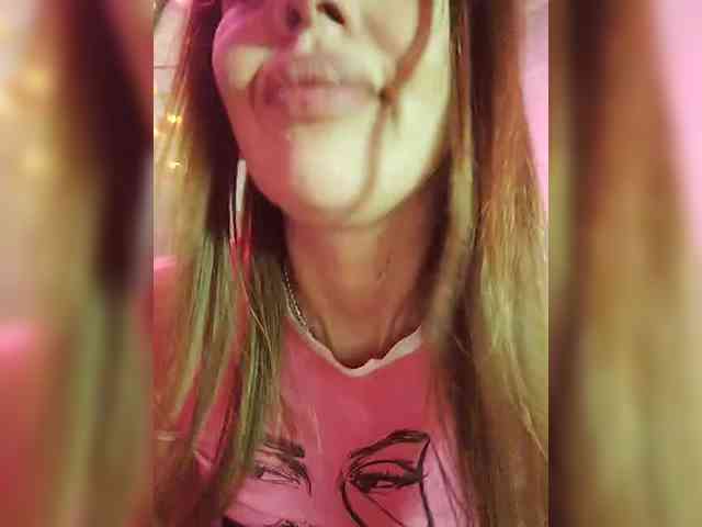 SexyKitty75-1 webcam