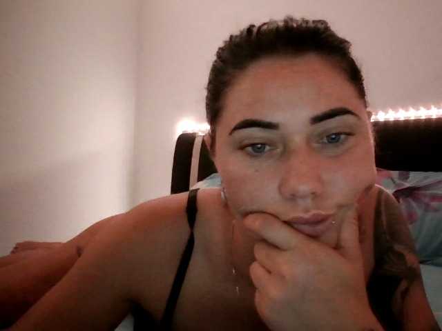 Amira999 webcam