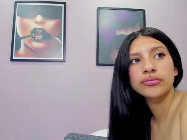 MadhiEvans webcam