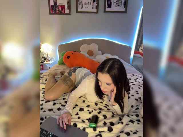 -Your-Michelle- webcam