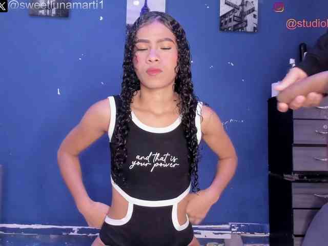 Bemylover11 webcam
